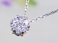 プラチナ花型ダイヤプチネックレス　0.10ct