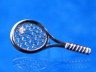 K18WGテニスラケット型ダイヤモンドラペルピン