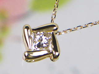 かわいいプリンセスカットダイヤモンド