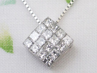 豪華なプリンセスカットダイヤモンドの石畳